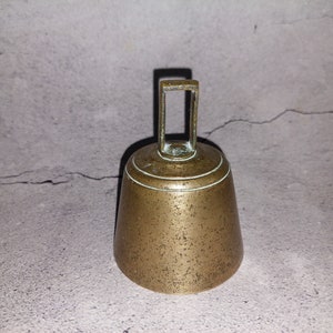 Vintage Messing Glocke; Handglocke; Bronze Glocke mit lang klingendem Ton; Abendglocke; Schulglocke; Tempelglocke; Durchmesser 7,8 cm x 10 cm
