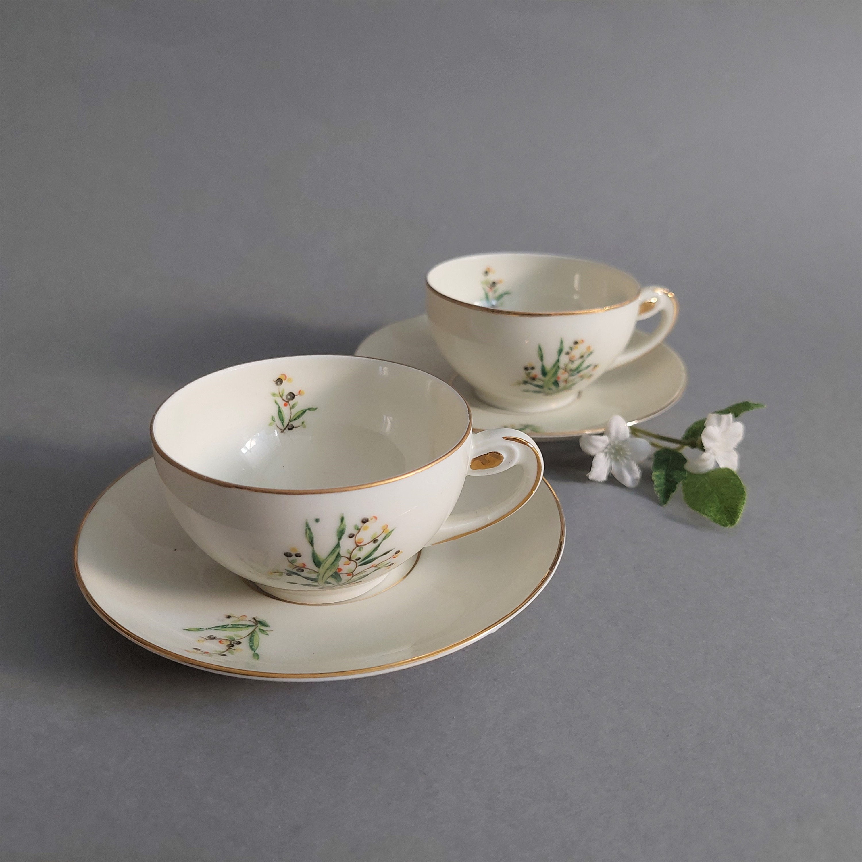 FINE PORCELAIN 陶器　3点セット MZ Czechoslovakia Fine Porcelain Cups With Saucers; Vintage