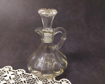 Vintage anchor hocking oil & vinegar cruet with cute stopper; Vintage jug pitcher for olive oil, vinegar; Glass decanter; Condiments storage