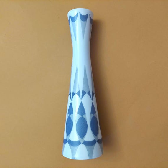 カイザー花瓶 高い芸術性 西ドイツ製Ak kaiserヴィンテージ陶器の白い花瓶 カイザー花瓶 高い芸術性 西ドイツ製Ak kaiserヴィンテージ陶器の白い