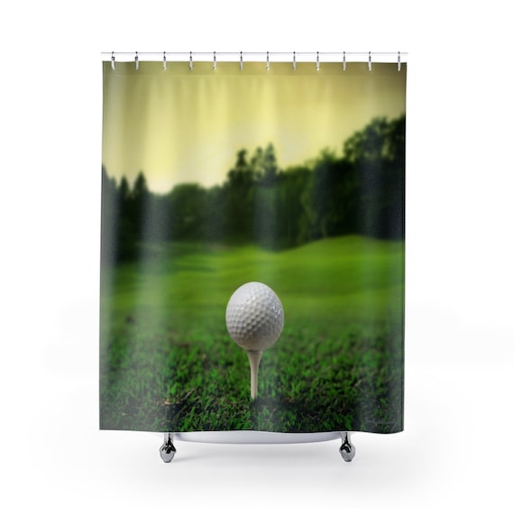 Rideau de douche de golf, balle de golf sur un tirage photo de tee, décor de