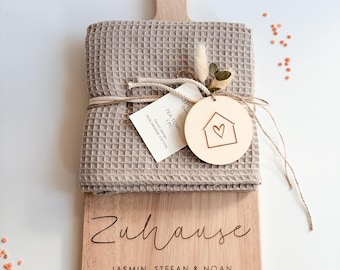 Personalized "Home" cutting board with name or coordinates – housewarming gift set – engraved wooden board for friends, neighbors / housewarming