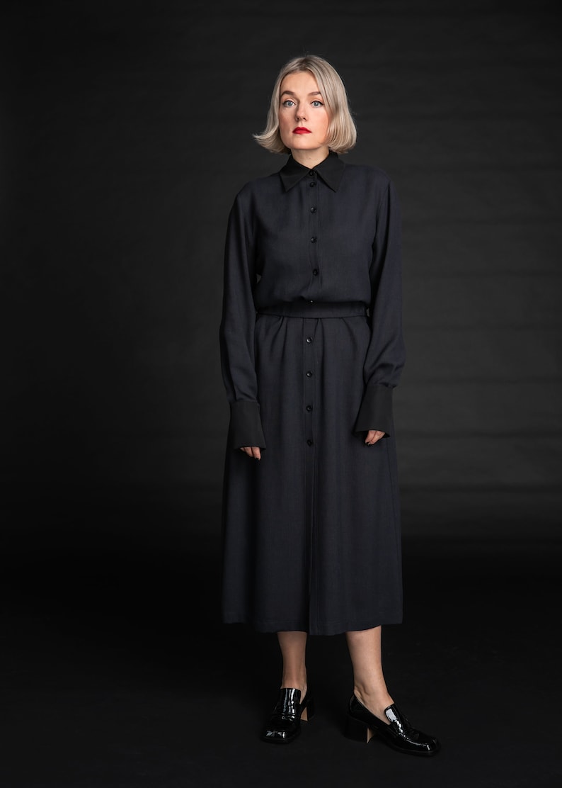 Elegant, Comfortable Dress with a Buttoned Front and Cuffs image 3