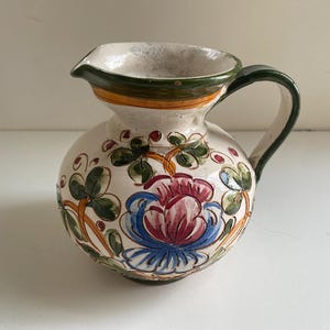 Vintage // Waterkan // Aardewerk // Keramiek // Bloemen decor // Vaas