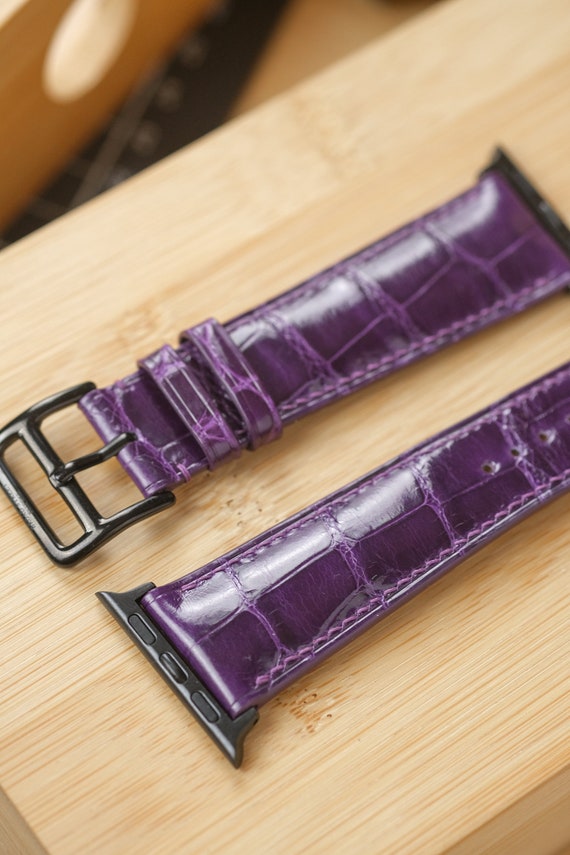Glazed Amethyst Purple Croc Leather Apple Watch Strap  display picture 1
