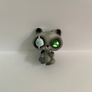 REPAINTED AUTHENTIC LPS!! repainted eyes with gloss. Custom lps.