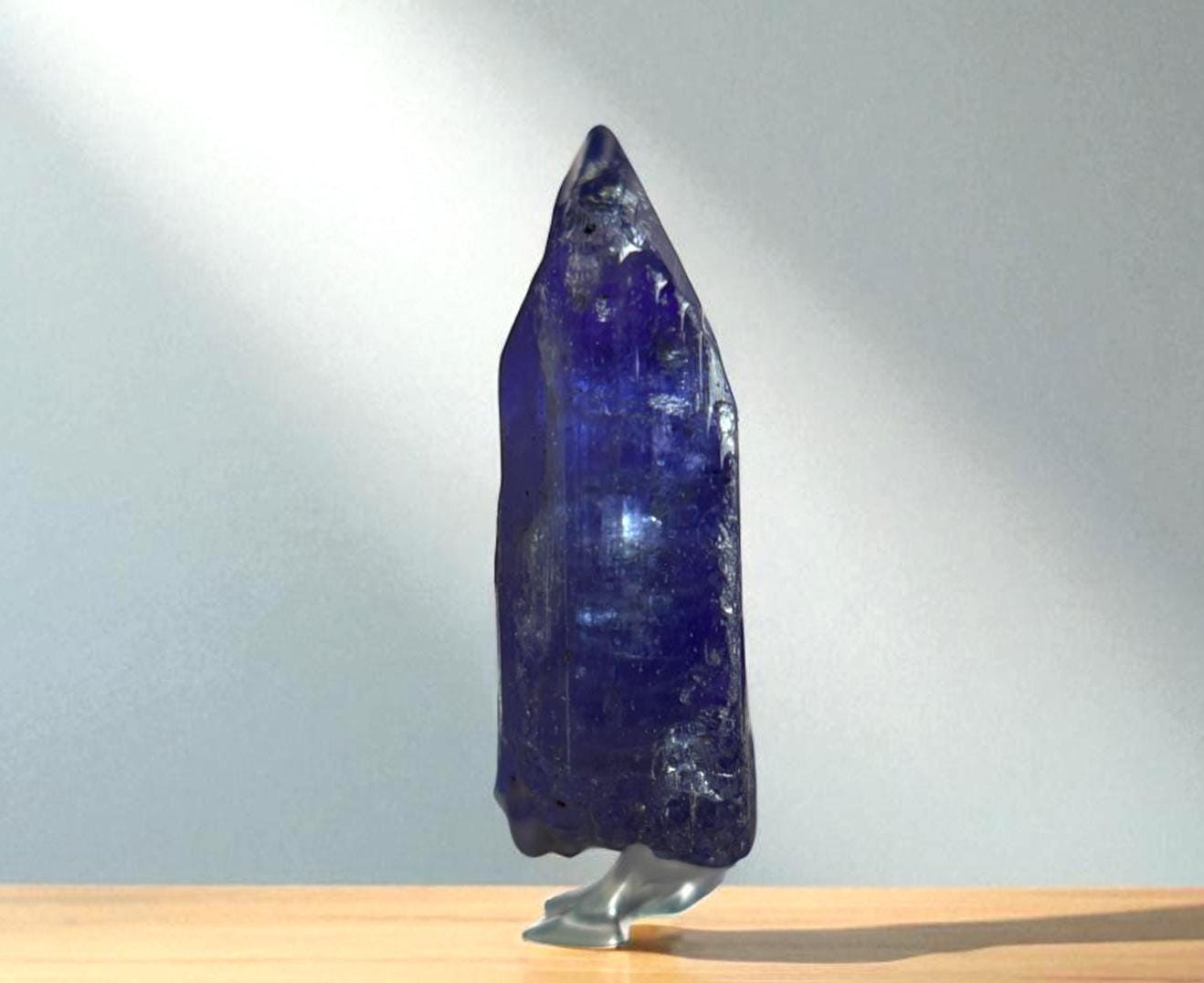 タンザニア、メレラニヒルズ産天然タンザナイト結晶 / 8.58カラット