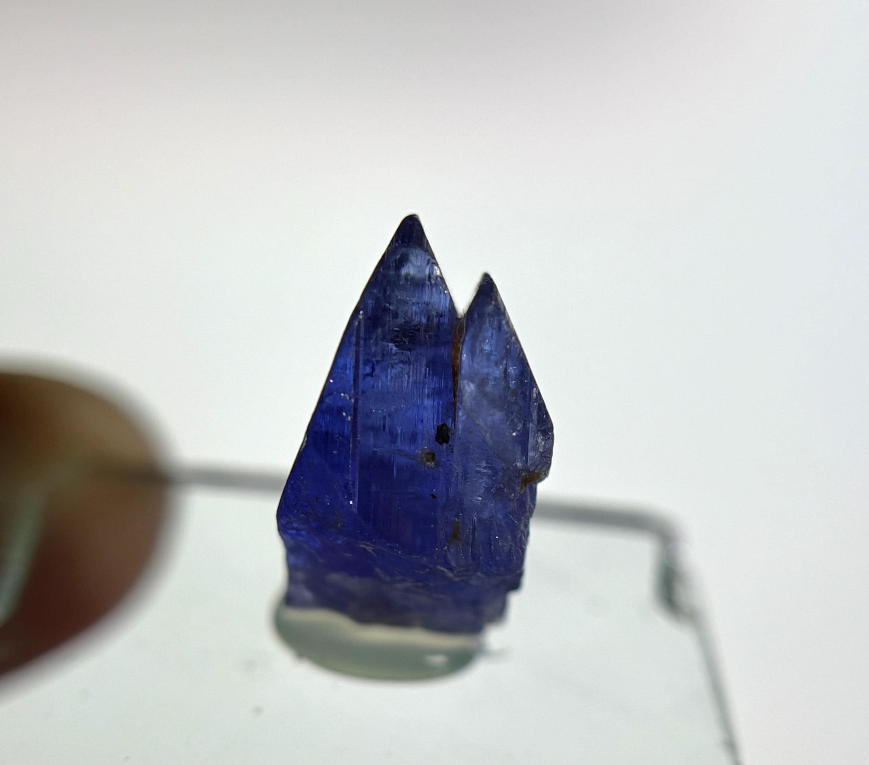 天然非加熱タンザナイト結晶：メレラニヒルズ産の原石 - Etsy 日本