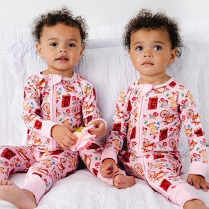 SLEEPING BEAUTY Bamboo Baby Pajamas, Princess Baby Pajamas, Bamboo Baby Sleepers, Zippered Baby Romper, Baby Girl Bamboo Pajamas, Pink PJs