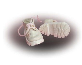 5 cm doll shoe. Boots 14 doll. Doll outfit 13-14 inc. Doll boots 1.98 inc. Effner Little Darling, Mini Maru, Paola Reina shoe, Ruby Red doll