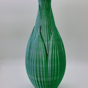 3D Printed Blooming Vase - Green and Silver