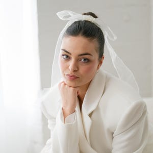 Organza Ribbon Bow - Metal Comb - Made To Order Bridal Hair Accessories - Light Ivory