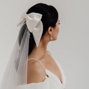 Classic Satin Bow - Metal Comb - Made To Order Bridal Hair Accessories - Ivory