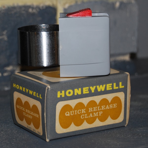 Honeywell Quick Release Clamp 308 Fits Honeywell or Strobonar 1-1/2 inch Flash Tube