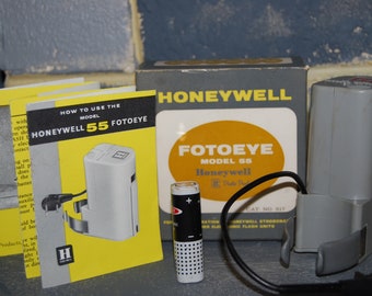 HONEYWELL Model 55 FOTOEYE Strobonar Electronic Flash Unit Slave Shoe, w/ Instructions and Box, #317