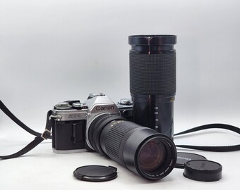 Vintage Praktiflex FX 35mm SLR Film Camera With Carl Zeiss Vintage Praktiflex FX 35mm SLR Film Camera With Carl Zeiss