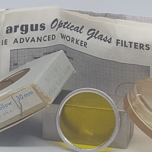 Vintage ARGUS 30mm Light Yellow optical glass Filter USA original Case … NEW in Box...#1801