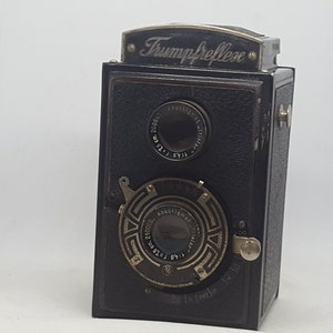 Trumpfreflex Twin Lens Reflex camera, made in Germany, Vintage 1930s