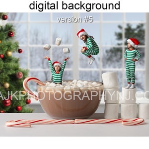 Heiße Schokolade in Schüssel mit Zuckerstangen und Marshmallows, Weihnachtsbaum am Winterfenster, Weihnachten digitaler Hintergrund Version 5
