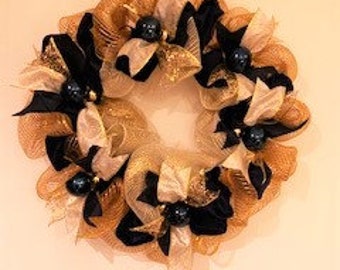 Wreath with navy velvet and gold