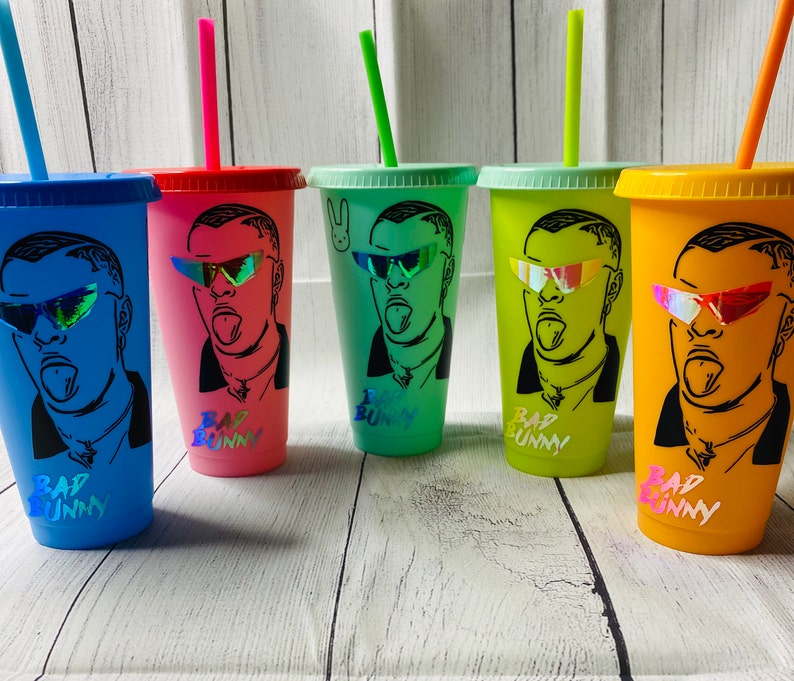 bad bunny cup, color changing cup, bad bunny tumbler, bad bunny color changing cup,color changing tumbler, resuable cold cup,bad bunny 24o.z 