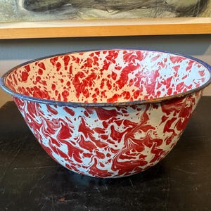 Vintage Graniteware Enamelware Mixing Bowl Red & White Swirl, 10”
