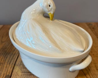 Vintage Hall Carbone Hen on a Nest Covered Casserole
