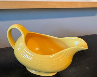Vintage Fiestaware 8 1/2” gravy boat, Homer Laughlin Original Yellow