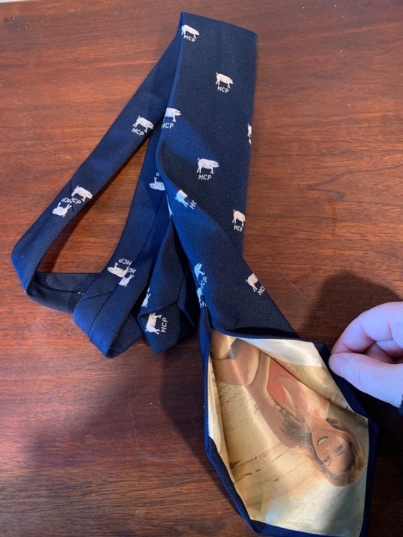 ヴィンテージのピーク・ア・ブー・ネクタイ、ピンナップガール、ヌード