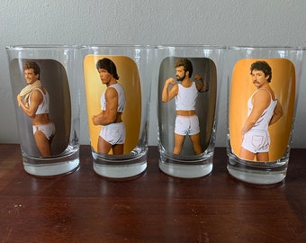 Copas de striptease con desnudo masculino vintage