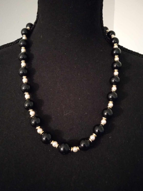 Vintage Black and White Bead Necklace