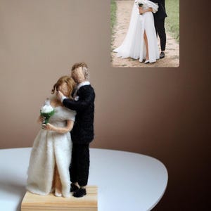 Regalo de aniversario de lana inspirado en fotos - Figuras de boda de fieltro con aguja - Esculturas personalizadas de novios