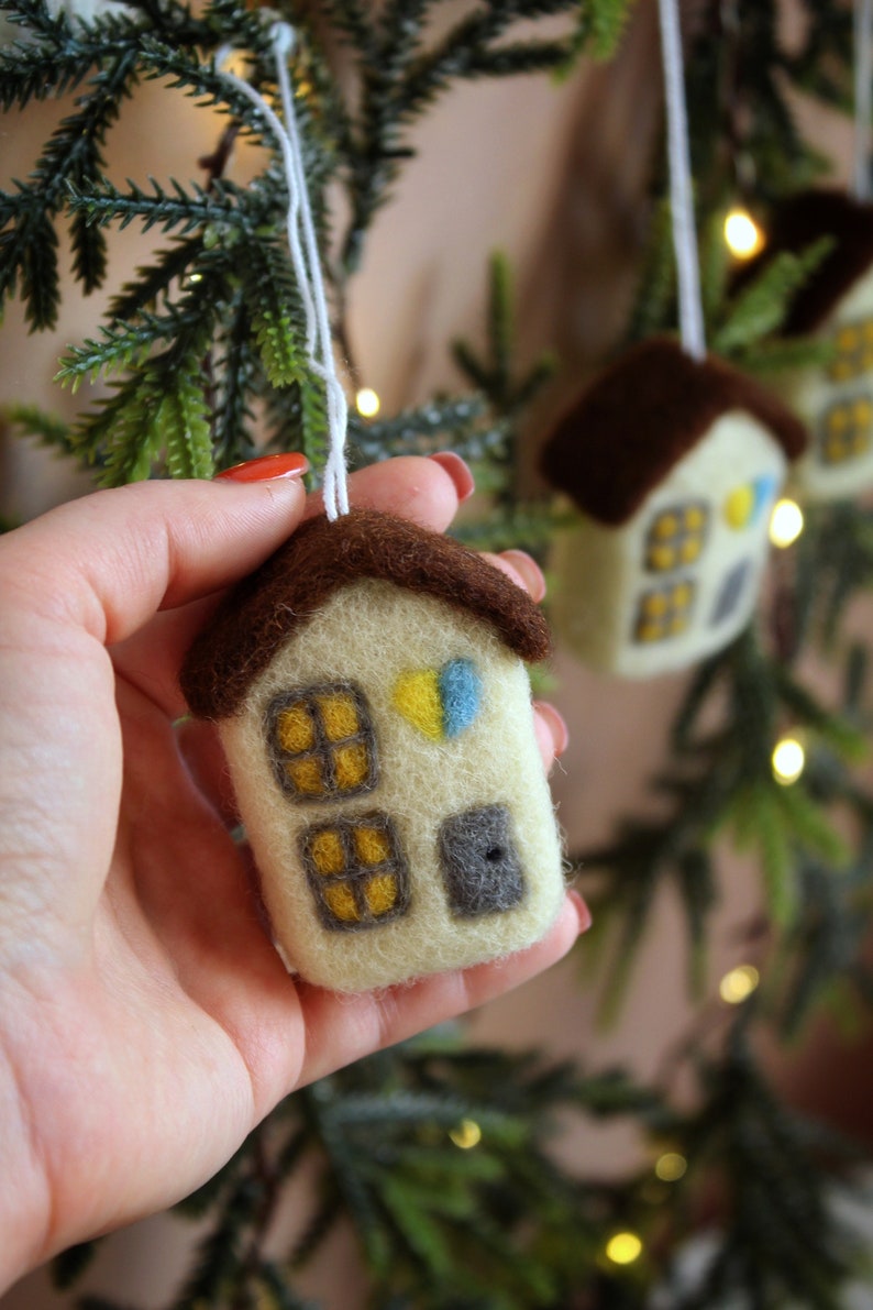 Needle felted Christmas toy house, Christmas tree ornaments, Christmas home image 4