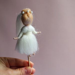 Needle felted tiny groom and bride Wedding topper Cake topper Soft sculpture image 4