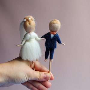 Needle felted tiny groom and bride Wedding topper Cake topper Soft sculpture image 1