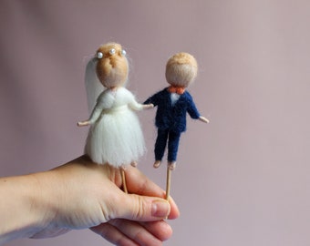 Needle felted tiny groom and bride Wedding topper Cake topper Soft sculpture