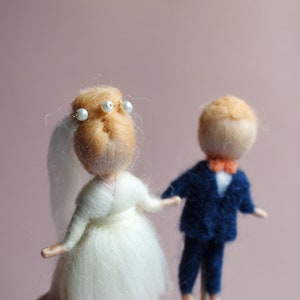 Needle felted tiny groom and bride Wedding topper Cake topper Soft sculpture image 2