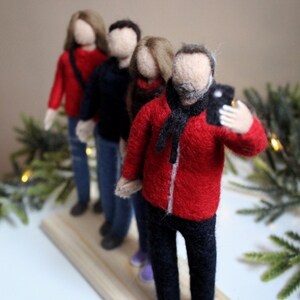 Personalized Wool Family Sculpture - Parents Anniversary Gift Needle Felted Figurine