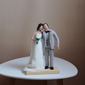 Photo Inspired Wool Anniversary Gift - Needle Felted Wedding Figures - Custom Bride and Groom Sculptures