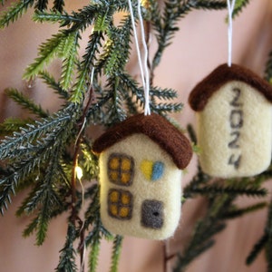 Needle felted Christmas toy house, Christmas tree ornaments, Christmas home image 2