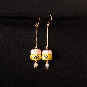 mini neko yellow | porcelain lucky cat & pearl earrings