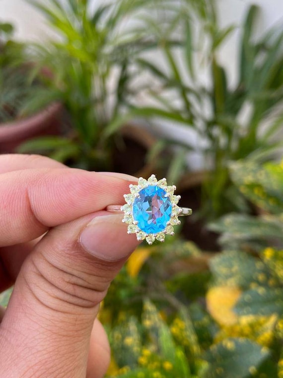 Blue topaz and peridot ring outlet