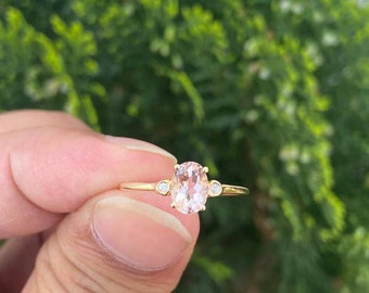 Anillo de compromiso de morganita natural - Oro de 14 k con detalles de diamantes