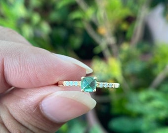 14k Gold Emerald Sugarloaf Ring – Diamond May Birthstone Ring