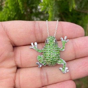 Large Frog Necklace- Frog Pendant- Animals Lover Gifts- Animals Necklace- Gift For Her- Green Gemstone- Natural Chrome Diopside Jewelry