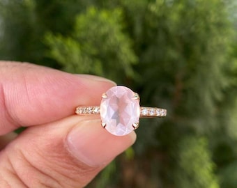 Anillo de cuarzo rosa- Anillo de compromiso- Anillo de promesa- Regalo para ella- Anillo de boda- Anillo de forma ovalada- Anillo de piedra preciosa rosa- Piedra natural