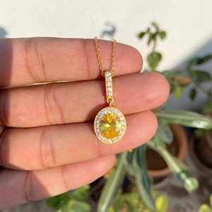 Oval Sapphire Necklace- 14k gold Sapphire Necklace- Yellow Sapphire Necklace- Sapphire Pendant