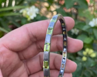 Pulseira de Peridoto – Bracelete artesanal em prata de lei, pedra do mês de agosto