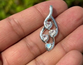 Collar con colgante de corazón de piedra lunar – Joyería de piedras preciosas en plata de ley