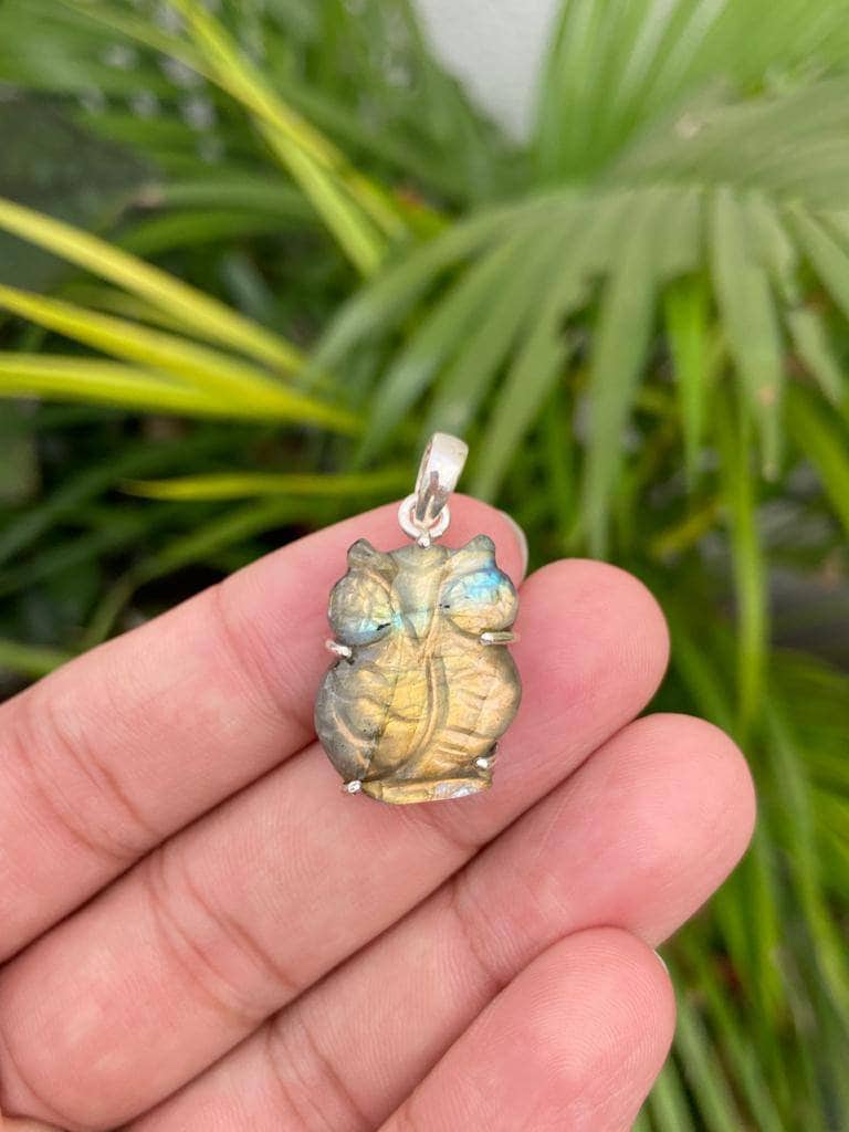 Sterling Silver Owl Necklace &ndash; Natural Labradorite Pendant